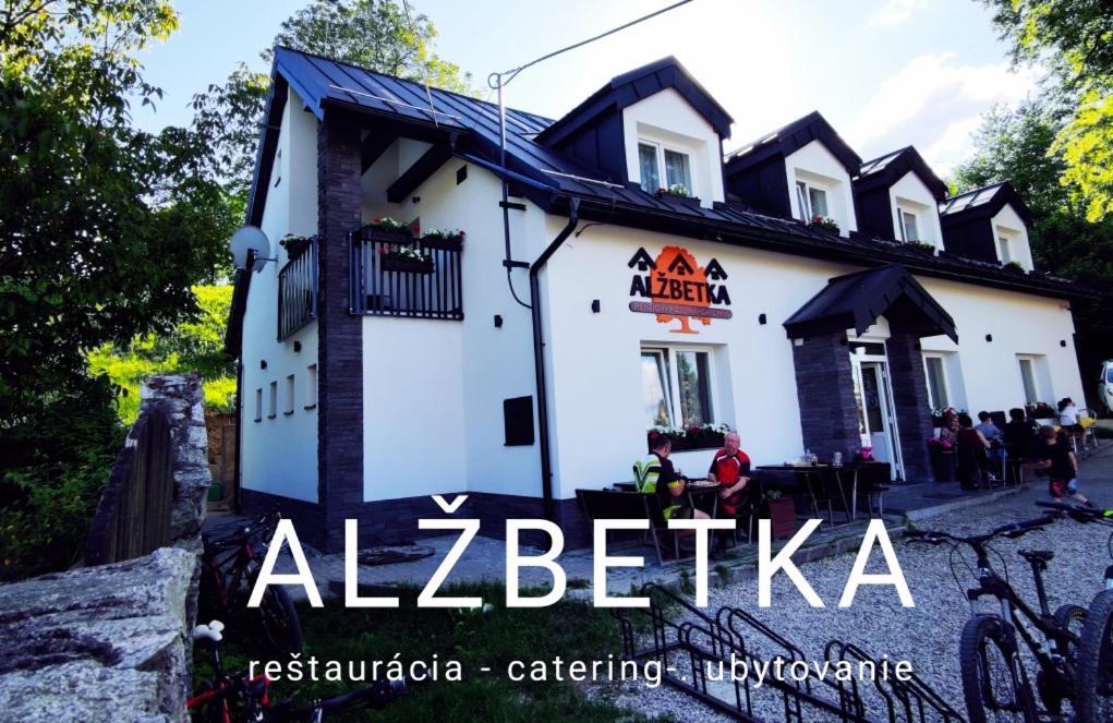 Hotel Pizzeria Alzbetka à Strecno Extérieur photo
