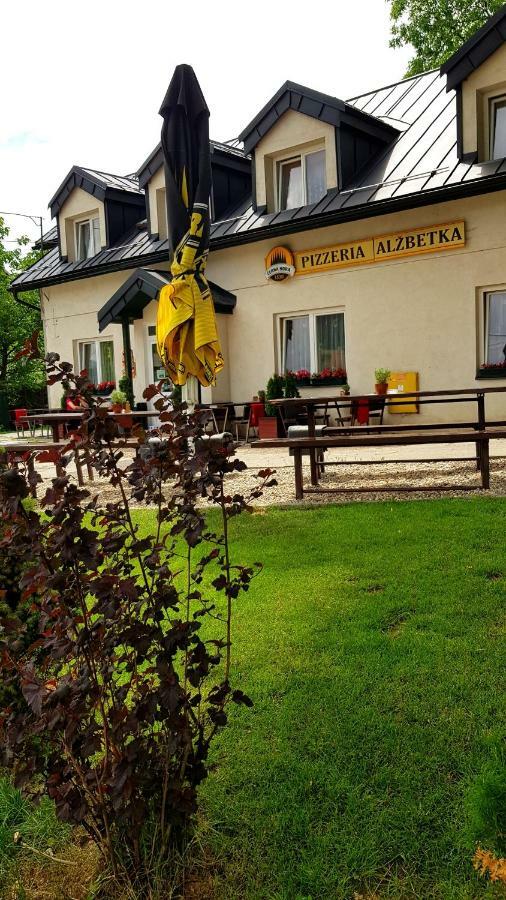 Hotel Pizzeria Alzbetka à Strecno Extérieur photo