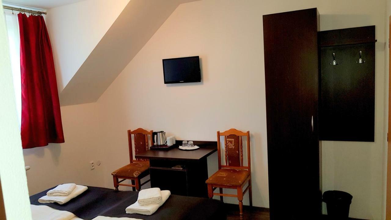 Hotel Pizzeria Alzbetka à Strecno Extérieur photo